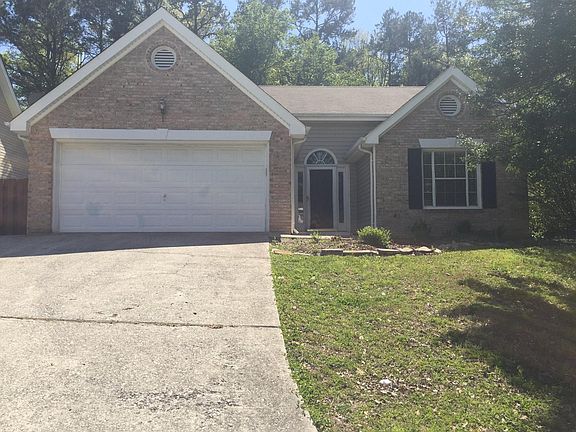 Two car garage plus driveway parking! In a cul de sac!