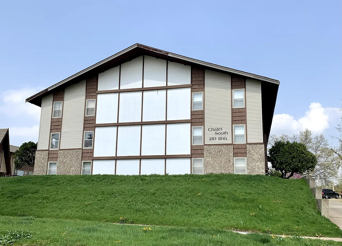 Building Photo - 210 19th St NE