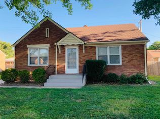 213 Ringland Rd, Hastings, NE 68901