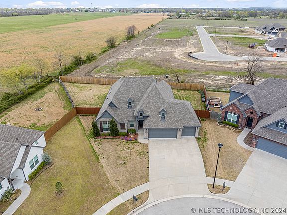 3rd image of 10447 S 233rd East Pl