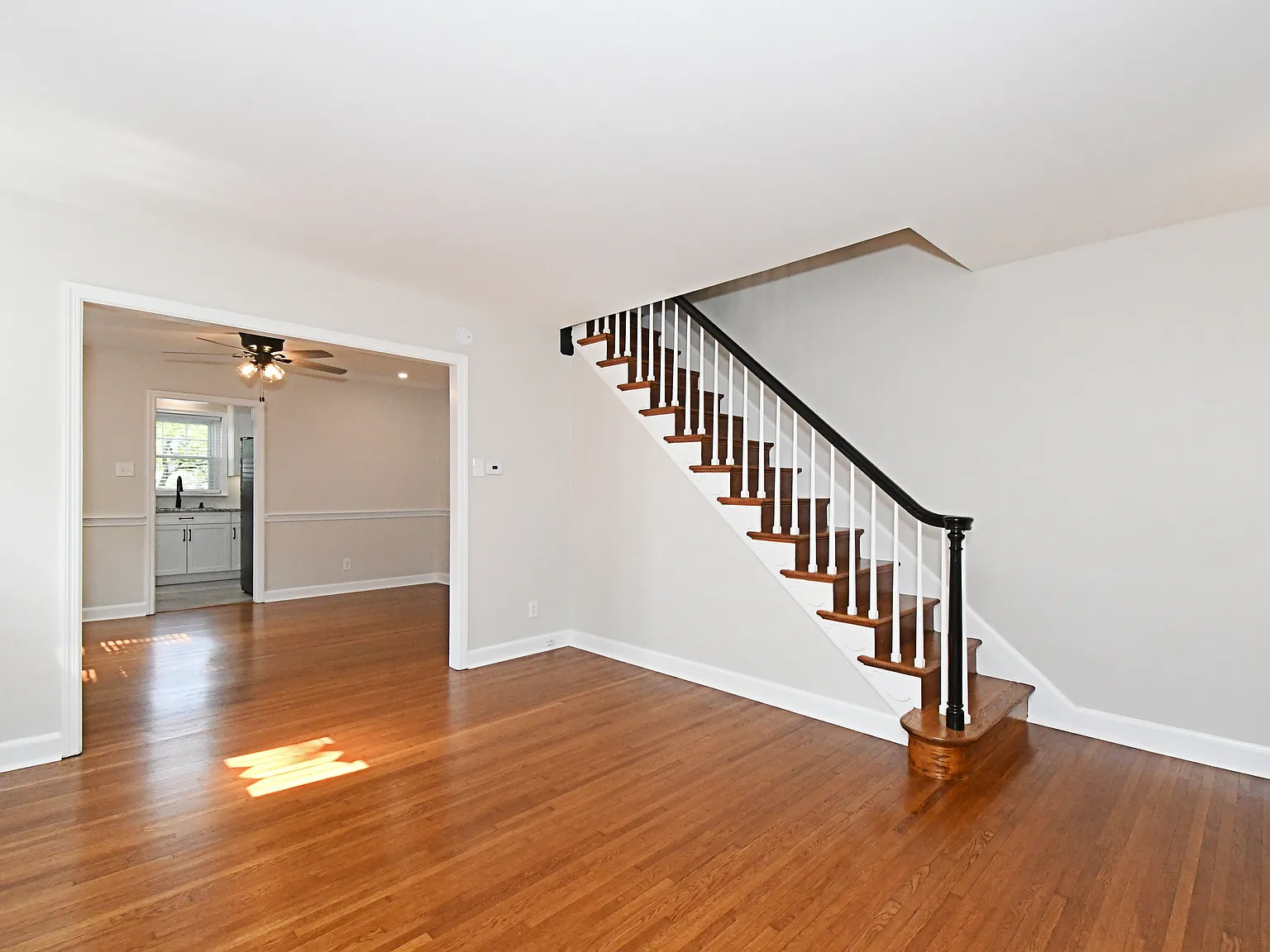 3 bed, 1240 sqft, $2,200 — Photo 3