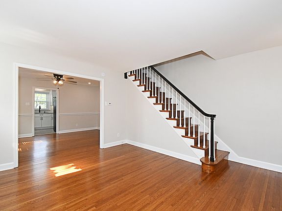 3rd image of 1318 Cherry St