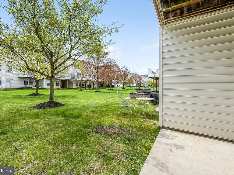 202 Bardel Dr #202 — Photo 21