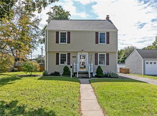 67 Laughlin Rd E, Stratford, CT 06614