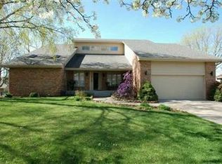5708 Pommel Ct, West Des Moines, IA 50266