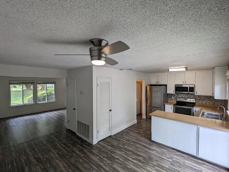 8906 Lanier Way #C — Photo 11