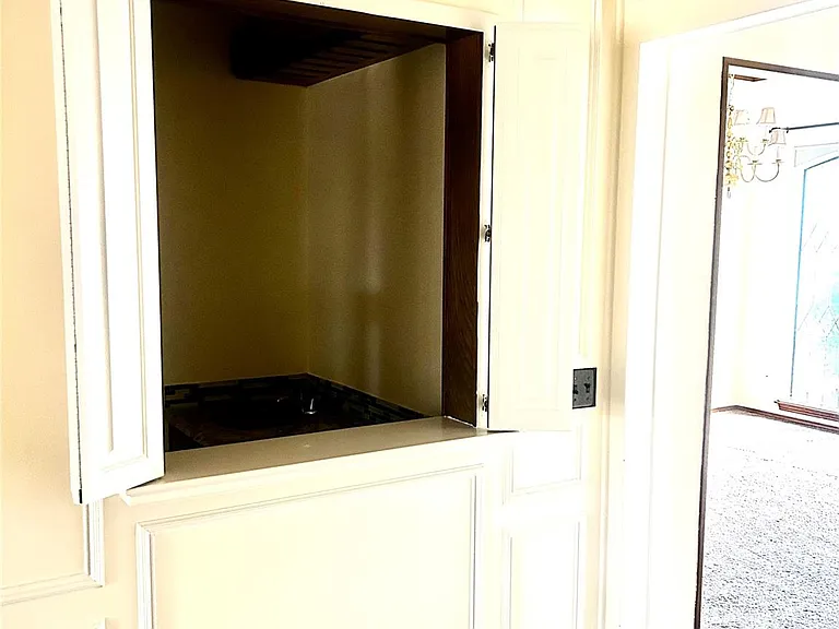 1412 Brookside Dr — Photo 7