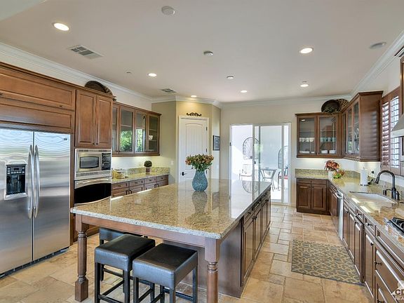 4th image of 49118 Constitution Dr