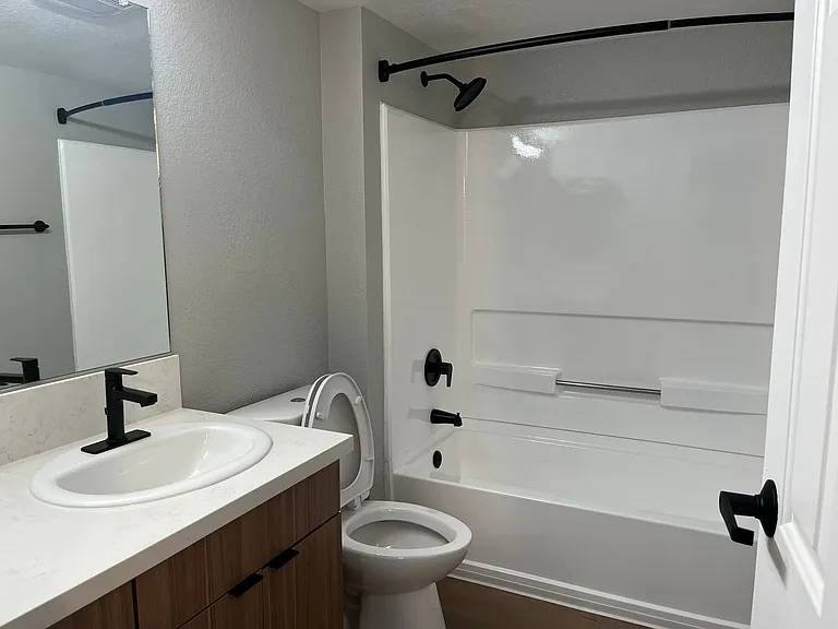 Corona Pointe Resort — Photo 137