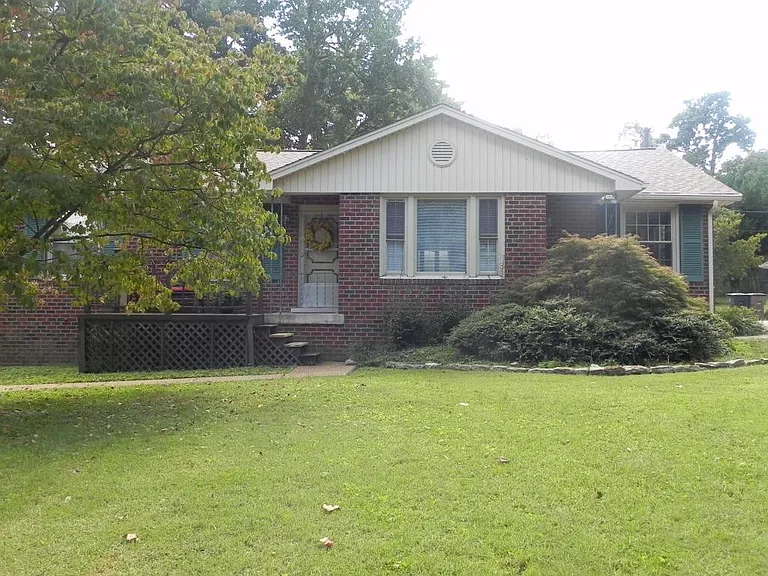 1725 Temple Ave — Photo 1