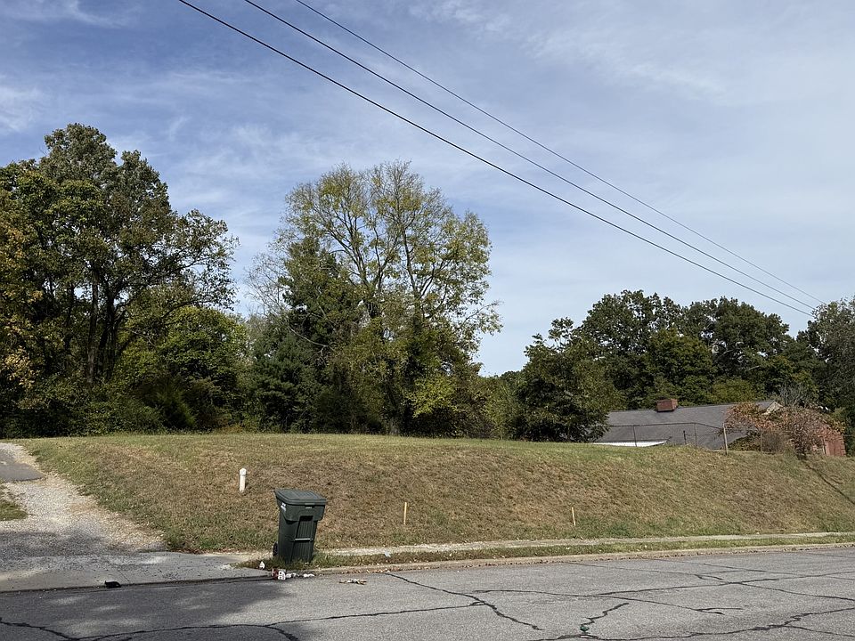 2nd image of 103 3rd Ave E