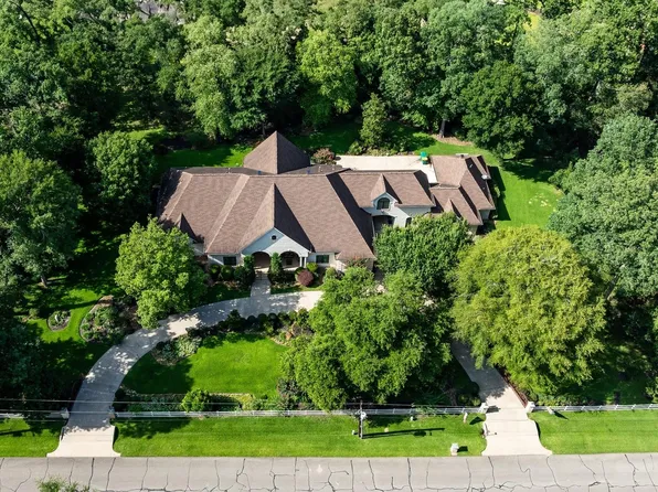 10265 Paradise Valley, Conroe, TX 77304