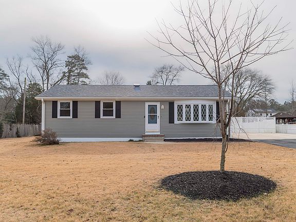 2nd image of 2427 Buttonwood Ln