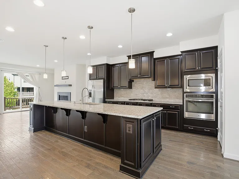 22527 Foundation Dr — Photo 15
