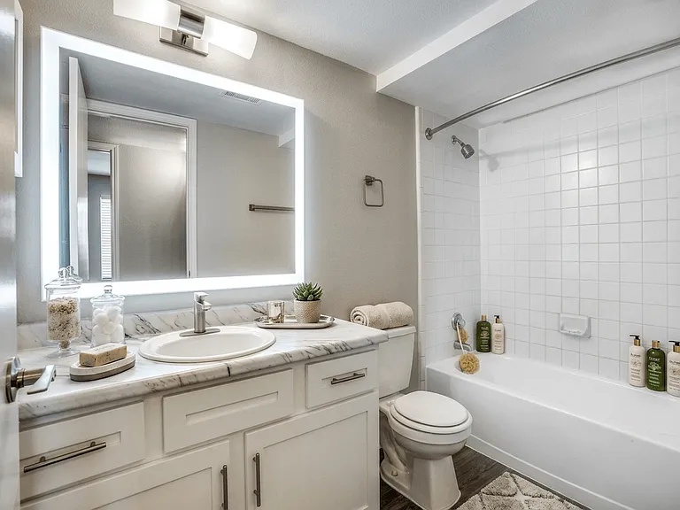 Elevate Apartments — Photo 6