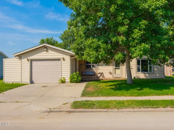 2113 19th Ave W, Williston, ND 58801