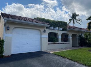 1326 Seagrape Cir, Weston, FL 33326