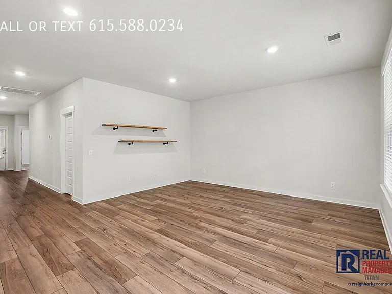 1029 Ewell Farm Cir — Photo 10