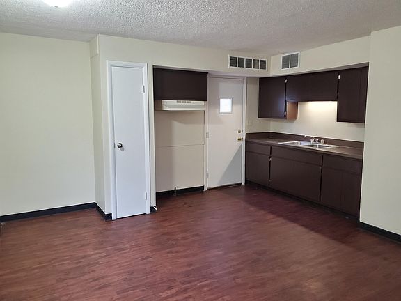 4th image of 2039 Grasmere Ave