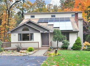 854 Hillstown Rd, Manchester, CT 06040