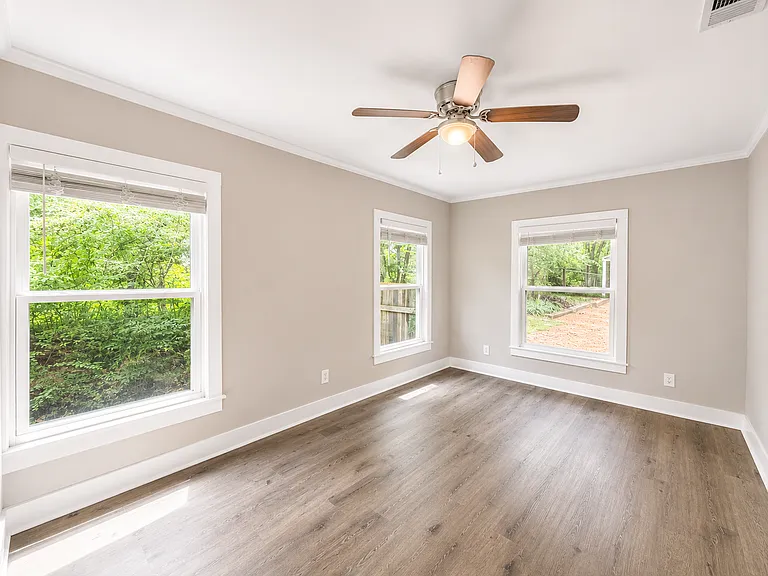 1412 W Bullock St — Photo 3