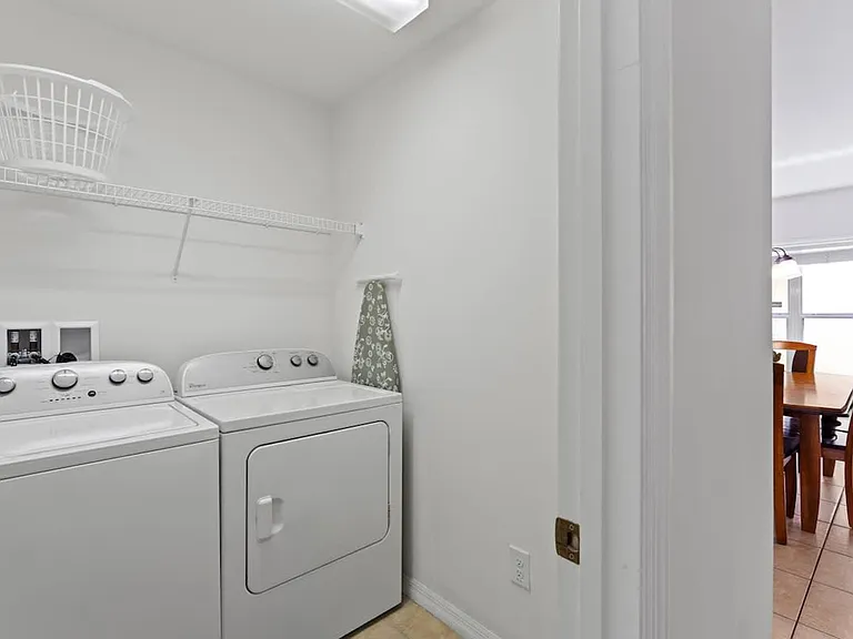 Dharma Cir — Photo 35