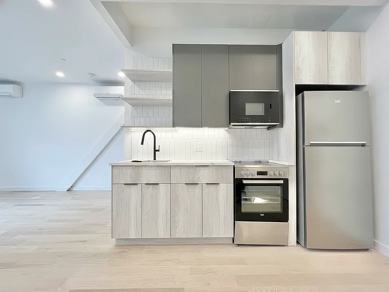 308 Linden Blvd #1A — Photo 9