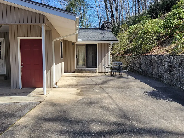 223 Cherry St — Photo 2