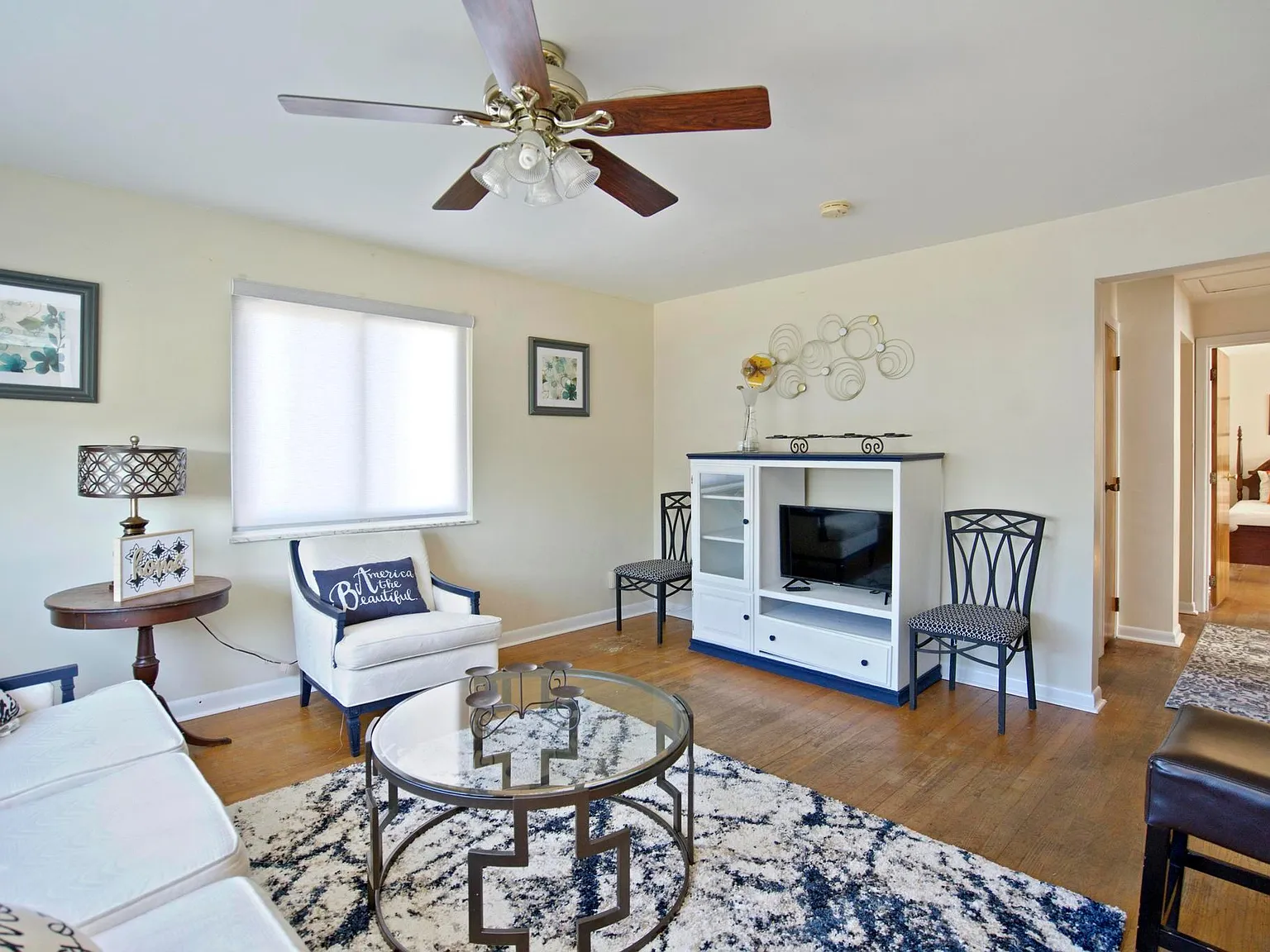 2 bed, 1100 sqft, $1,550 — Photo 3