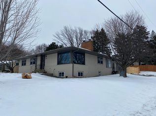 3401 Belden Dr, Saint Anthony, MN 55418