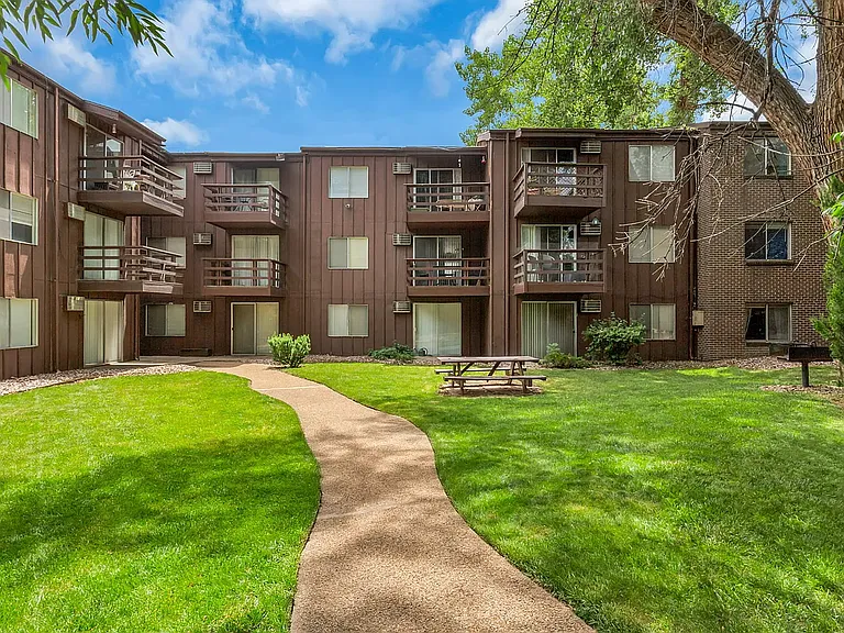 The Cove Apartments — Photo 2