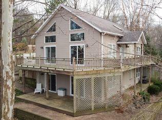 7445 Lindsey Rd, Plainwell, MI 49080