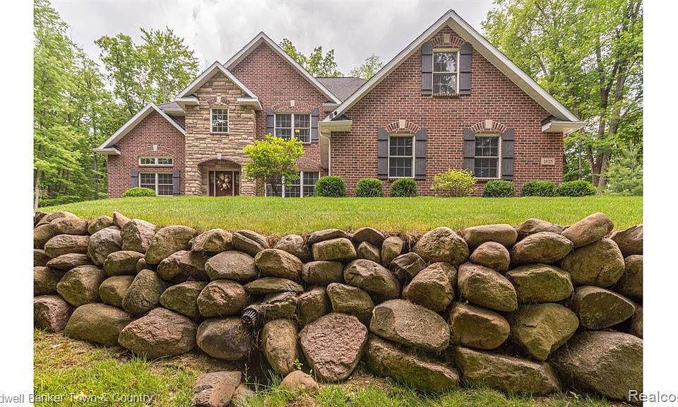 1825 Reynolds Dr, Brighton, MI 48114 Zillow
