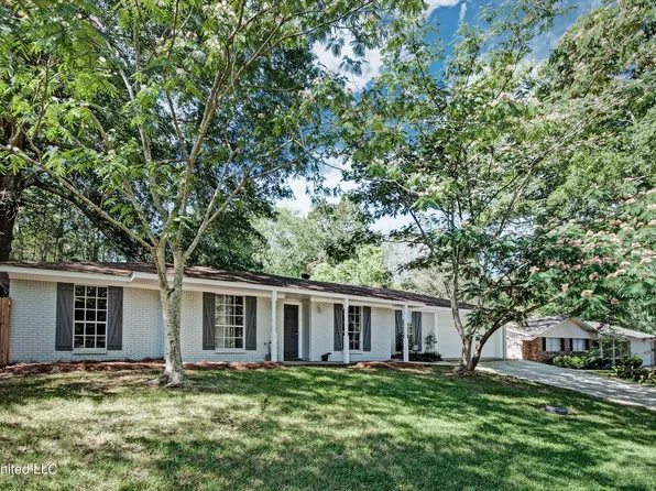 320 Oakhill Cir, Clinton, MS 39056