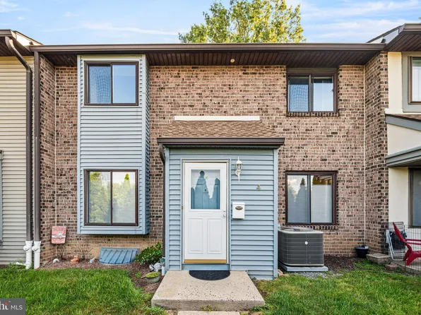 22 Fitzwatertown Rd Unit F4, Willow Grove, PA 19090