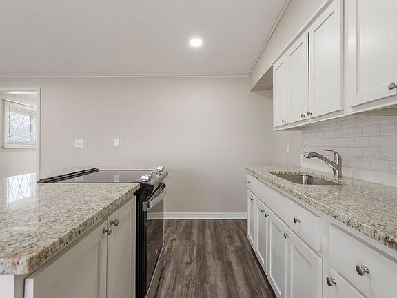 4th image of 1315 N 78th Ave E