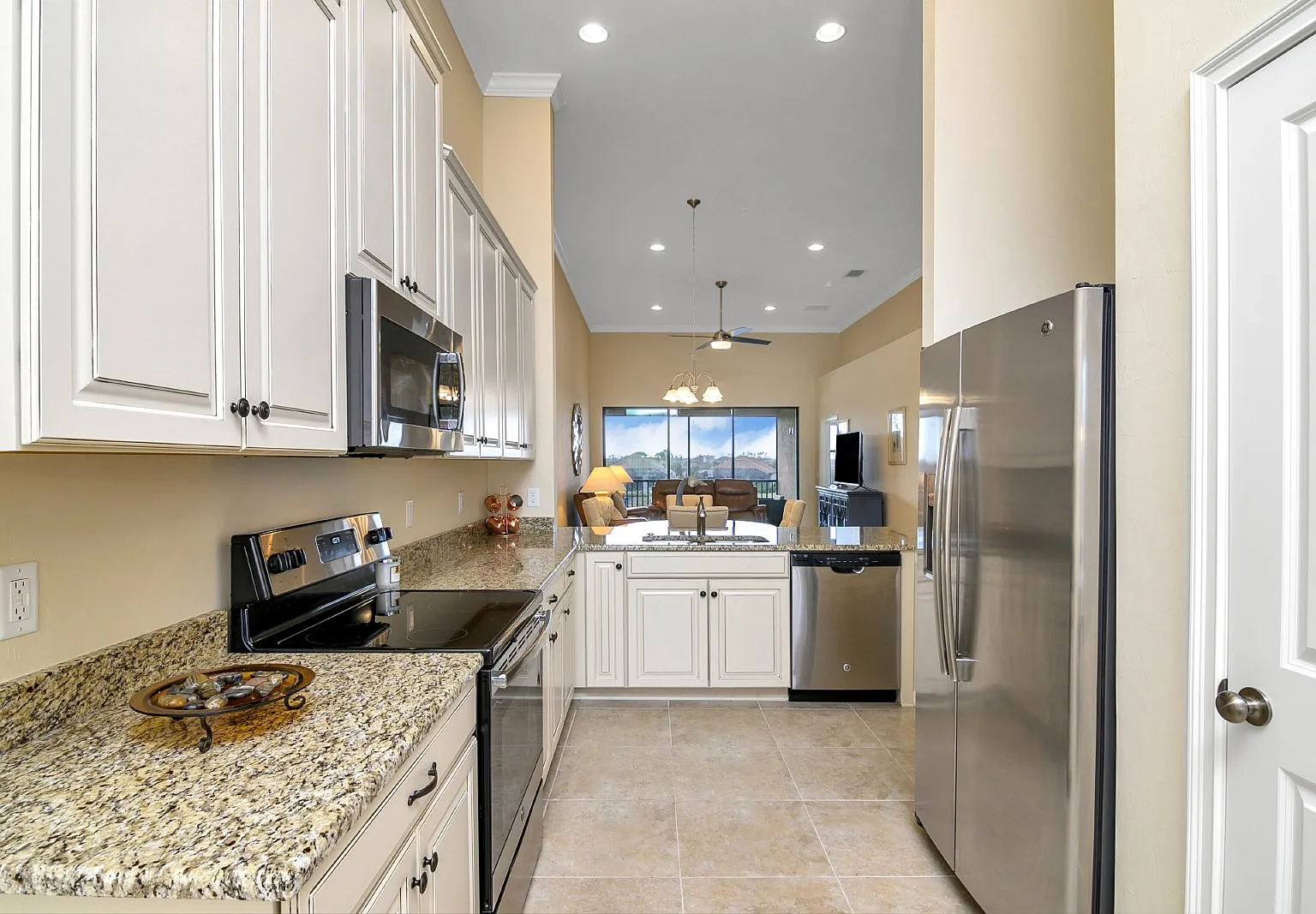 2 bed, 2.0 bath, 1632 sqft, $2,800 — Photo 4