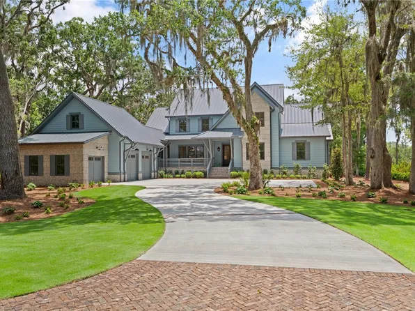 111 Stillwater Dr, Saint Simons Island, GA 31522