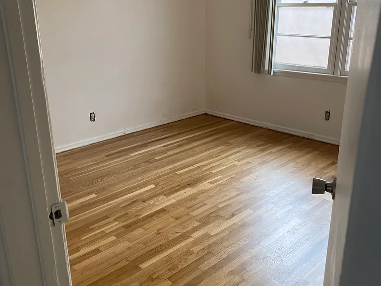 2035 S Holt Ave — Photo 12