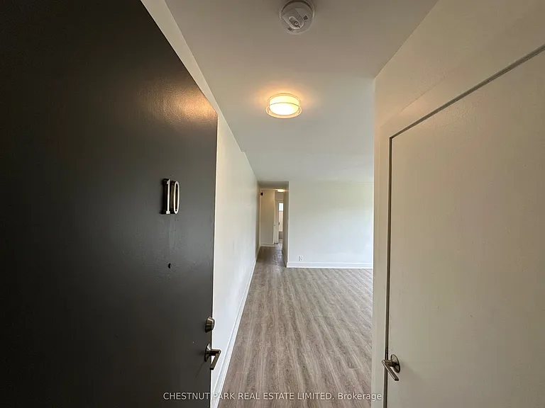 9 Wingreen Ct #10 — Photo 2
