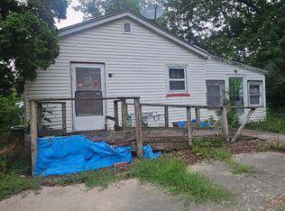 483 S 4th St, Sheldon, IL 60966