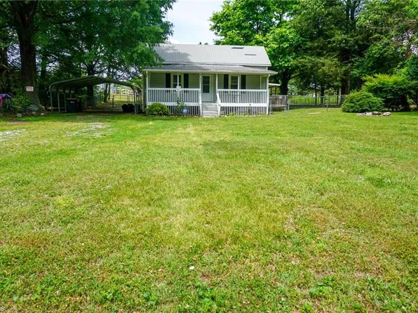 4975 Wallburg Rd, Winston Salem, NC 27107