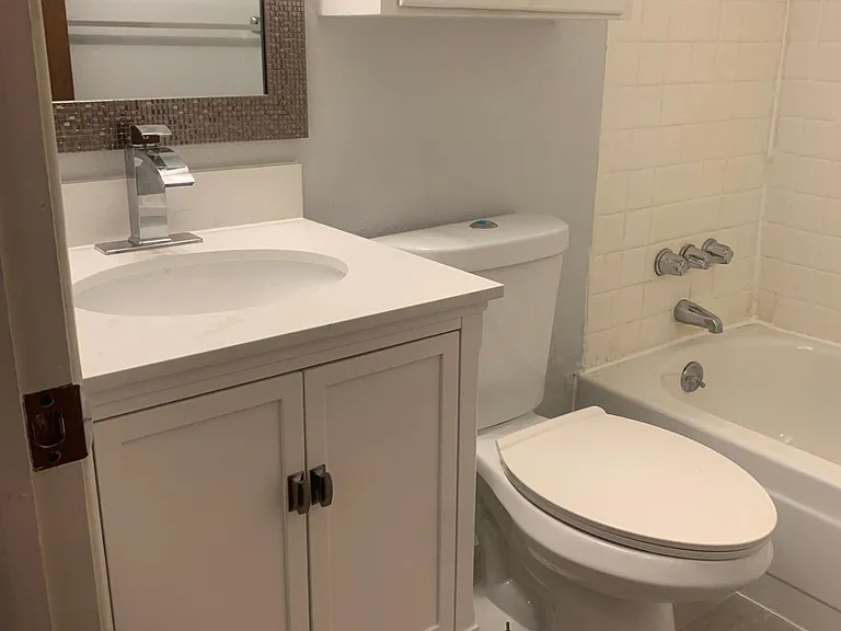 1005 Yank St — Photo 19