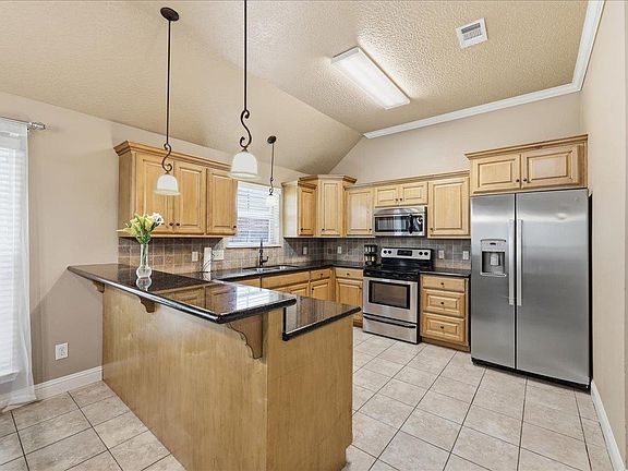 4th image of 6645 Reese