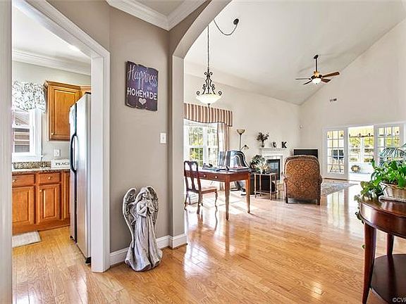 5th image of 5001 Parkcrest Ct