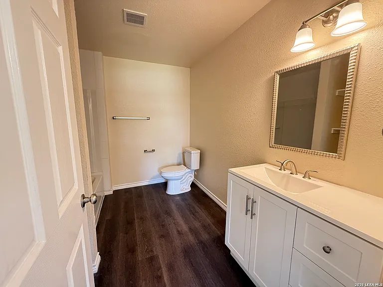 705 Crockett Dr #1 — Photo 6