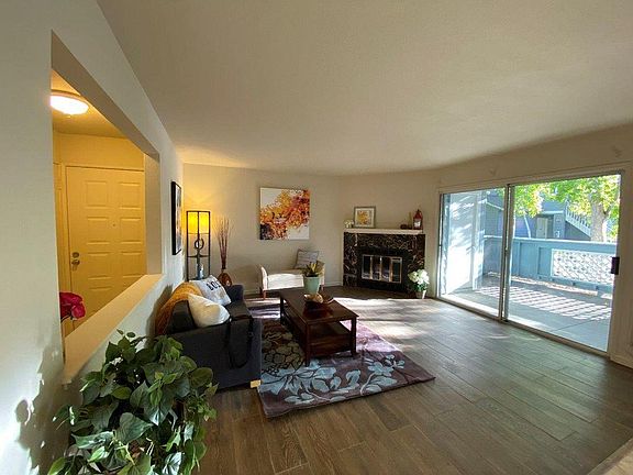 4th image of 1488 Four Oaks Cir