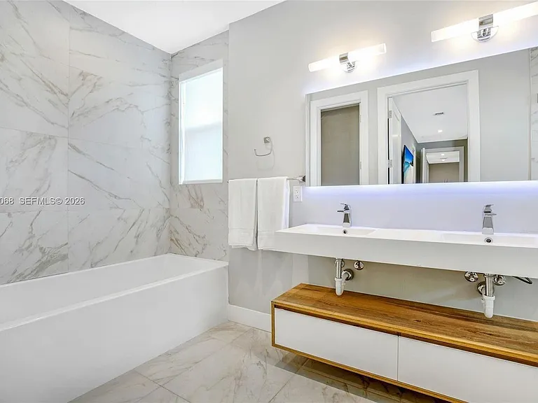 3657 SW 26th St — Photo 7