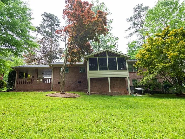 2852 Talisman Ct NE — Photo 26