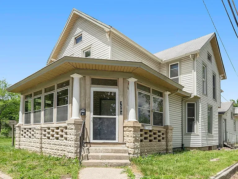 1302 Huestis Ave #2